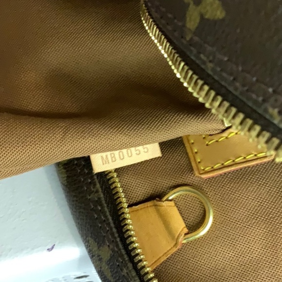 Louis Vuitton Porte Documents Top Handle Briefcase in Monogram Canvas 14" x 13" - Picture 14 of 15